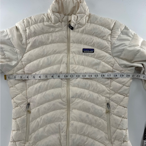 PATAGONIA Women's off-white cream Puffer Jacket Size Medium - Picture 4 of 9